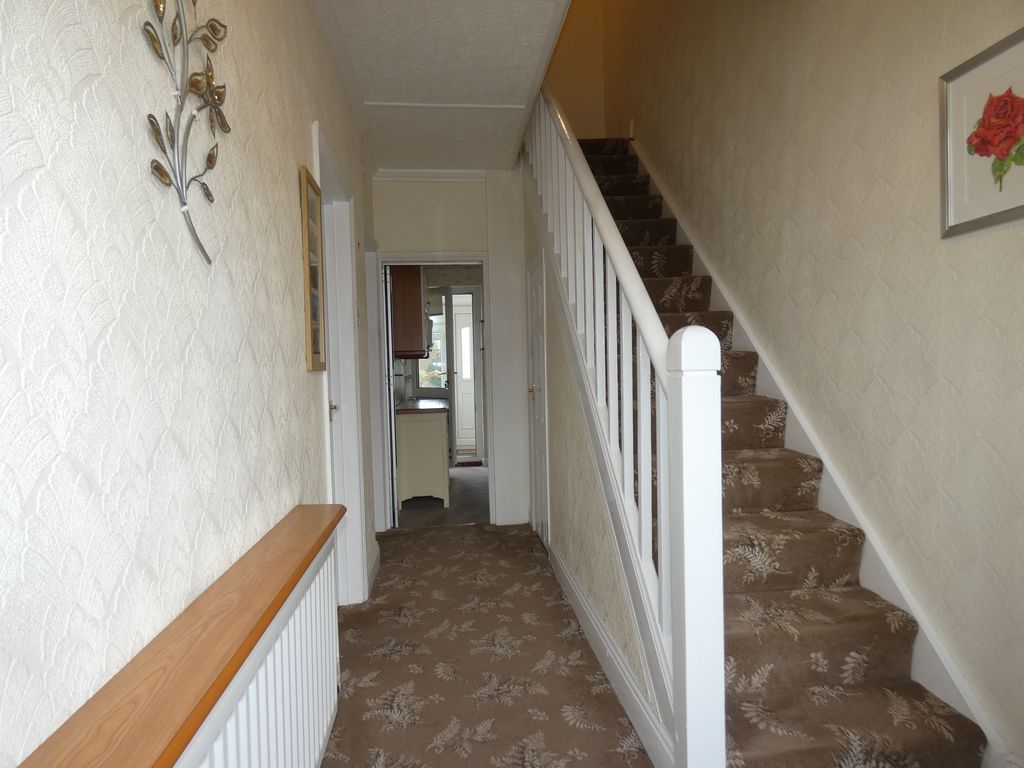 Entrance Hallway- click for photo gallery